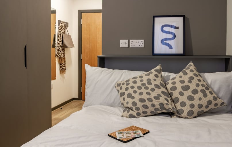 Silver En suite 6 share, The Tannery, 115 Bath Lane, New Parks, Leicester - Image 1